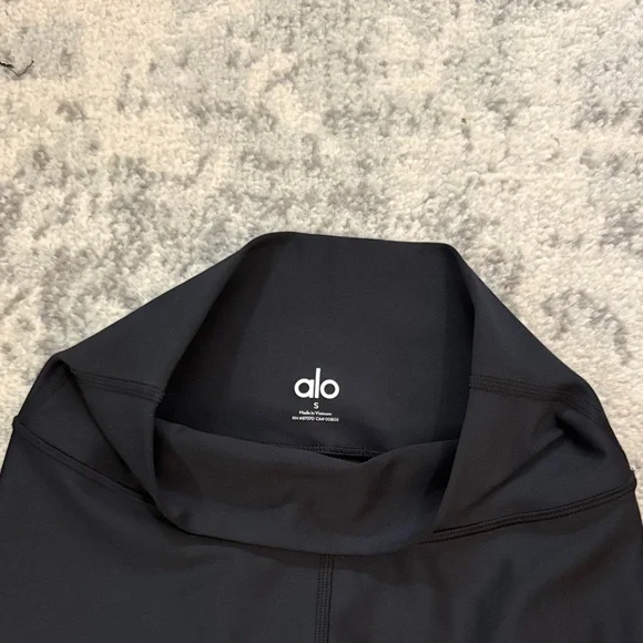 Alo Black High-Waisted Leggings - Picture 3 of 3